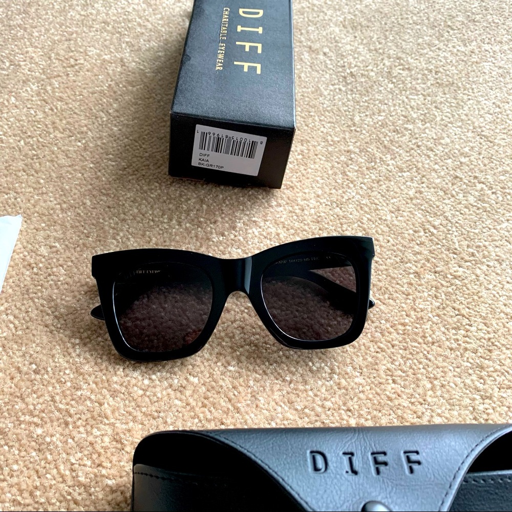 Diff Kaia Black Grey Polarized Sunglasses
